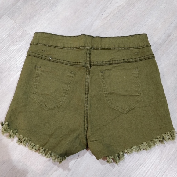 (3/$15) NWOT green denim stretchy shorts - Picture 4 of 6